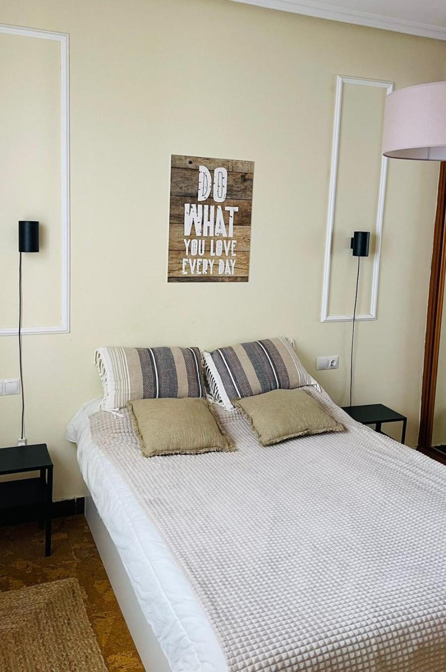 Amplio Apartamento Con Dos Patios Gijon Exterior photo